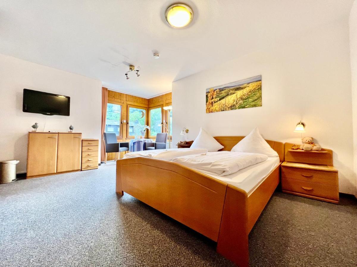 Bed and Breakfast Weinhaus am Schieferfels Veldenz Exterior foto